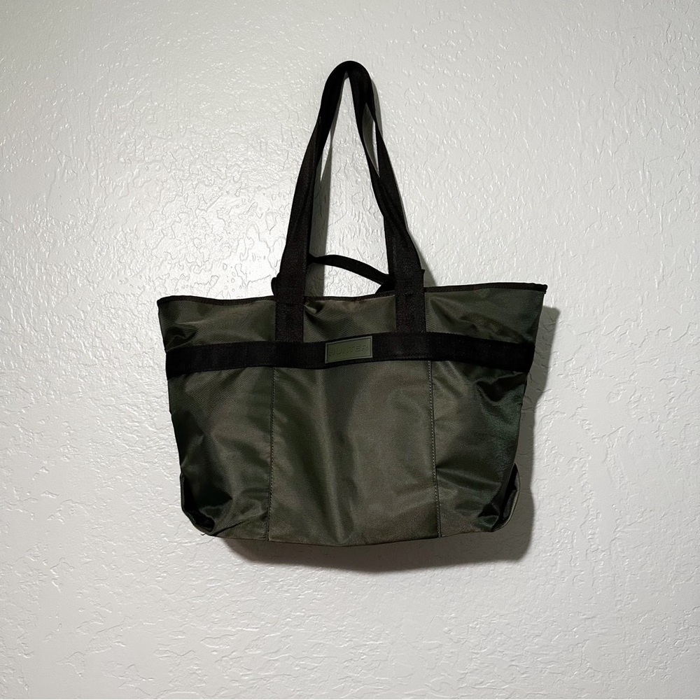 NWT Hunter Weekday Tote in Medium Green